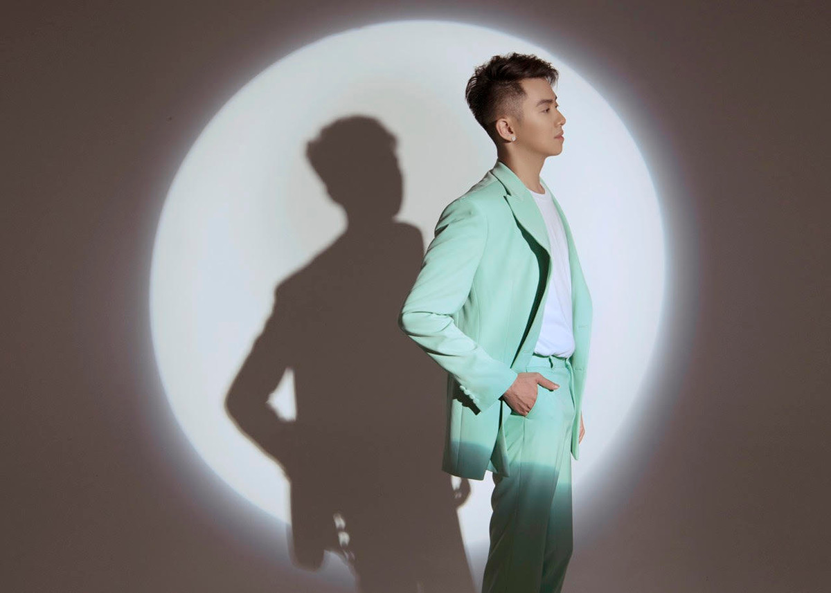 Quá trình kiểm tra, phát hiện, thu giữ 2 bình khí nén là khí cười N2O và các vỏ bóng bay để phục vụ bán cho khách có nhu cầu sử dụng tại quán. Tiến hành xét nghiệm nước tiểu, xác định có 11 người dương tính với các chất ma túy. 