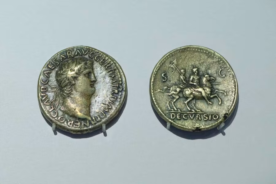 Một kim loại quý nhưng vô cùng bí ẩn là Orichalcum. Nó lần đầu được nhắc đến trong các tài liệu của người Hy Lạp cổ đại vào thế kỷ 7 trước Công nguyên. Ảnh: WHPics / Alamy Stock Photo.