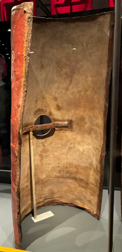 Trong khi những binh sĩ này có thể chỉ bị mắc kẹt trong một đường hầm bị sập, một số chuyên gia cho rằng người Sassanid có thể đang mai phục, chờ binh sĩ La Mã rồi sử dụng naphtha - loại vũ khí hóa học cổ đại khiến nạn nhân ngạt thở. Ảnh: alison-morton.