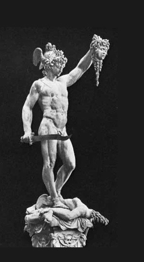 Không những vậy, nhiều đồng xu thời cổ đại có một mặt in hình ảnh tay của Perseus giơ cao đầu Medusa và mặt còn lại là hình ảnh đầu ác thần tóc rắn ở mặt phải. Ảnh: Alinari/Art Resource, New York.