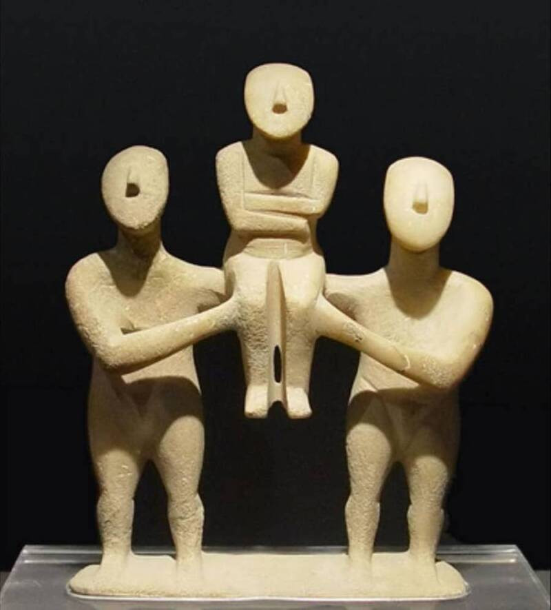 Phát hiện này khiến các nhà nghiên cứu cho rằng, người Hy Lạp cổ đại thực sự tin các vị thần sống ở đỉnh núi. Ảnh: Badisches Landesmuseum, Karlsruhe, Germany.