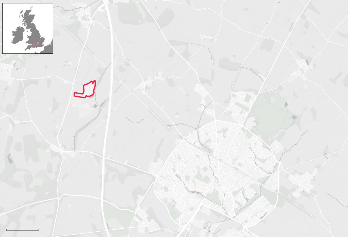 Vào khoảng 166 triệu năm trước, "xa lộ khủng long" ở Anh có những loài vật khổng lồ và động vật săn mồi hung dữ di chuyển khắp nơi. Các dấu chân khủng long mới được khai quật là một trong những phát hiện liên quan khủng long lớn nhất tại Anh.