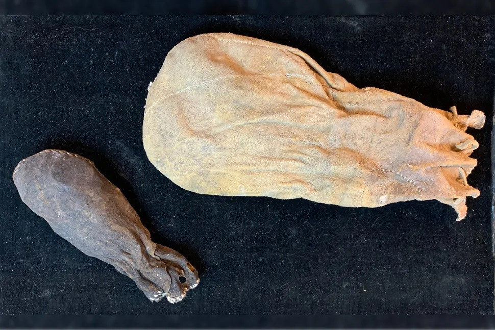 Các chuyên gia khảo cổ nhận định, kho báu tiền xu quý giá trên được cất giấu vào khoảng những năm 1640. Chúng có giá trị cao hơn nhiều so với số tiền một nghệ nhân thời đó kiếm được trong vòng một năm. Ảnh: U. Dräger, Halle.