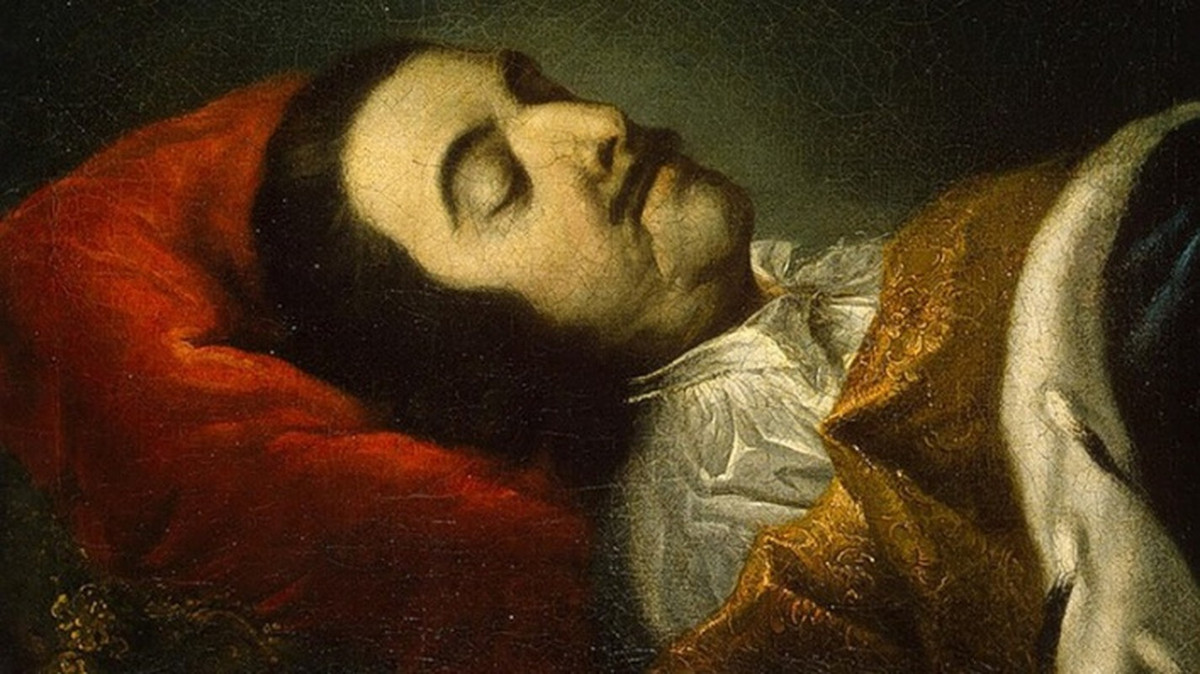 Khi tìm hiểu về cuộc đời Peter Đại đế, nhiều người không khỏi bất ngờ khi biết ông ghét những căn phòng trần nhà cao. Theo các ghi chép, từ khi còn nhỏ, ông sống cùng gia đình trong một ngôi nhà gỗ truyền thống ở làng Preobrazhenskoye.