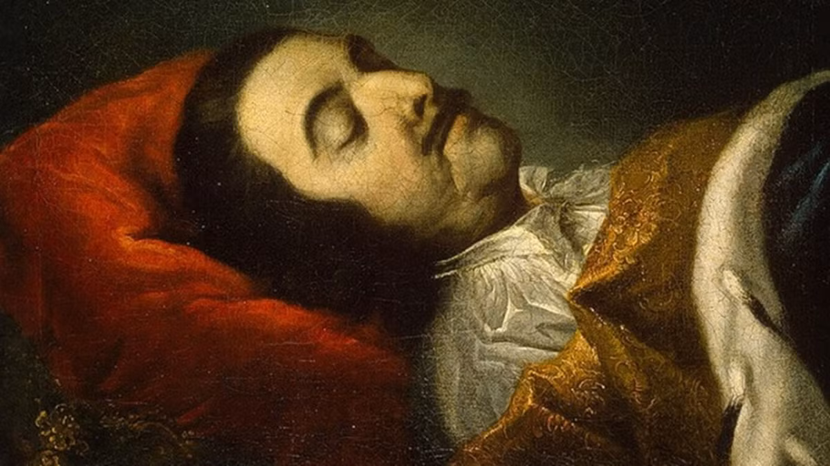 Khi tìm hiểu về cuộc đời Peter Đại đế, nhiều người không khỏi bất ngờ khi biết ông ghét những căn phòng trần nhà cao. Theo các ghi chép, từ khi còn nhỏ, ông sống cùng gia đình trong một ngôi nhà gỗ truyền thống ở làng Preobrazhenskoye.