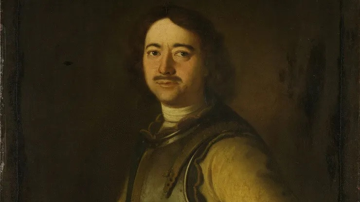 Peter Đại đế cũng ban thưởng cho những người có công lớn cho đất nước vào hàng ngũ quý tộc. Nhờ vậy, những người có xuất thân khiêm tốn đã dựa vào năng lực và lòng can đảm để lập công và được Sa hoàng phong thưởng tước hiệu nam tước, bá tước...