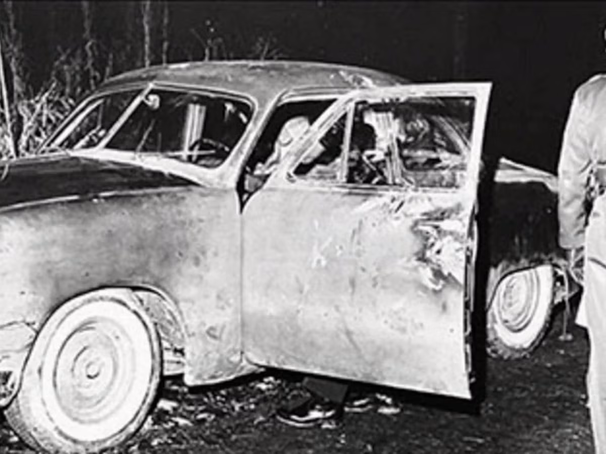 Gã cũng đánh Mary bằng một vật cùn rồi bắt cô chơi trò đuổi bắt rồi tấn công tình dục. Khi gã tội phạm bỏ đi, Mary nhanh chóng chạy đến ngôi nhà gần đó để cầu cứu.