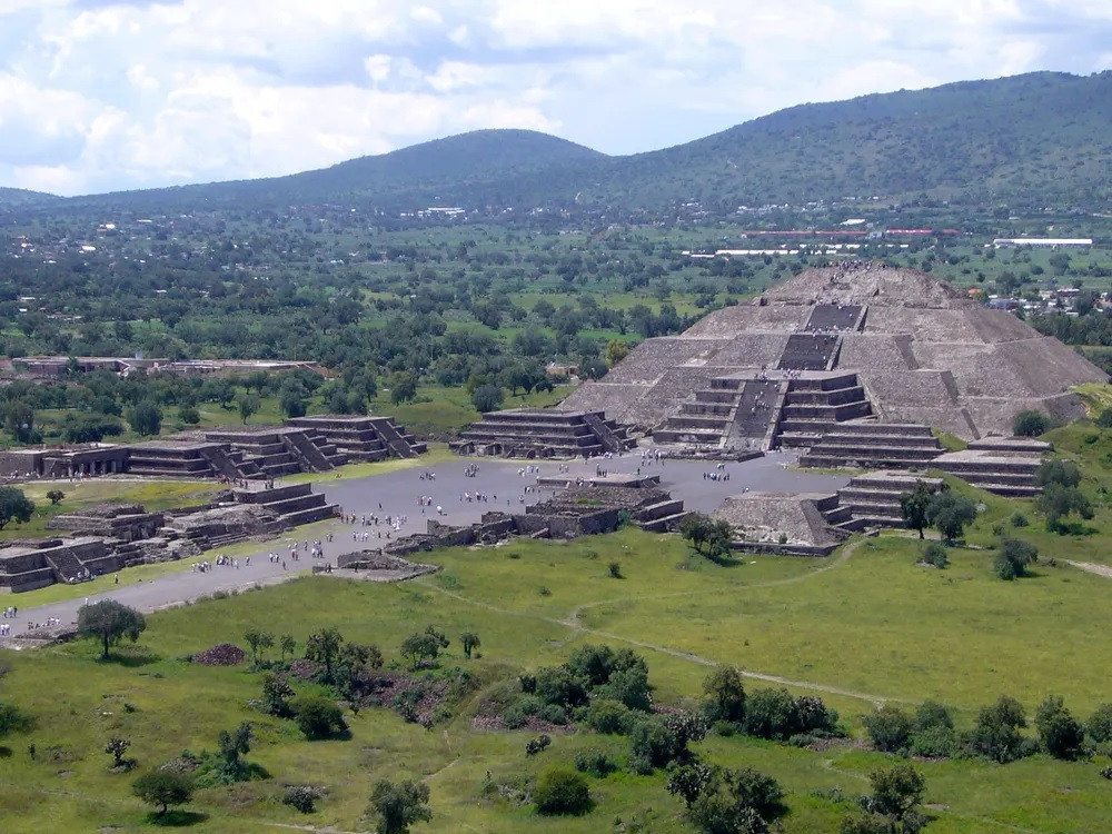 Phó giáo sư Sugiyama cho biết động vật đóng vai trò quan trọng trong xã hội ở Teotihuacan thời xưa. Chúng thường được tặng, hiến tế hoặc xem như loài vật linh thiêng. Trong số này có đại bàng vàng, sói xám Mexico, diều hâu, chim ưng, báo đốm, báo sư tử... Ảnh: Public domain.