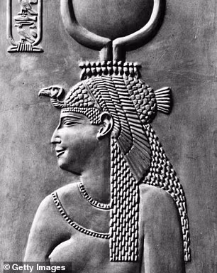 Lý do thiếu niên này mắc căn bệnh hiếm gặp trên và được chôn cất tại Octagon là một bí ẩn lớn. Các nhà nghiên cứu đã và đang nỗ lực giải mã những câu hỏi lớn về cái chết của cậu bé. Ảnh: Getty Images.