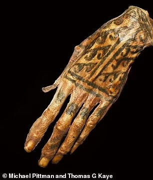 Trong nghiên cứu công bố trên tạp chí Proceedings of the National Academy of Sciences (PNAS), các chuyên gia ở Hong Kong đã có khám phá bất ngờ về những hình xăm hơn 1.200 tuổi trên các xác ướp được tìm thấy tại Peru. Ảnh: Michael Pittman and Thomas G. Kaye.