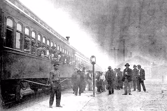 Theo các ghi chép, trận cháy rừng này đã tàn phá hơn 1,2 triệu ha đất và khiến 87 người thiệt mạng. Ảnh: Museum of North Idaho.