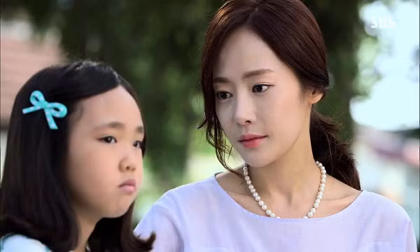 Yêu con riêng chồng hết mức, đến khi gia đình tan nát mới nhận ra rằng... Yeu con rieng chong het muc, den khi gia dinh tan nat moi nhan ra rang...