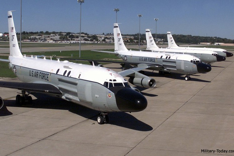Máy bay trinh sát RC-135 vẫn là một trong các vũ khí lợi hại của quân đội Mỹ hiện nay, mặc dù loại máy bay này đã ra đời từ khá lâu.