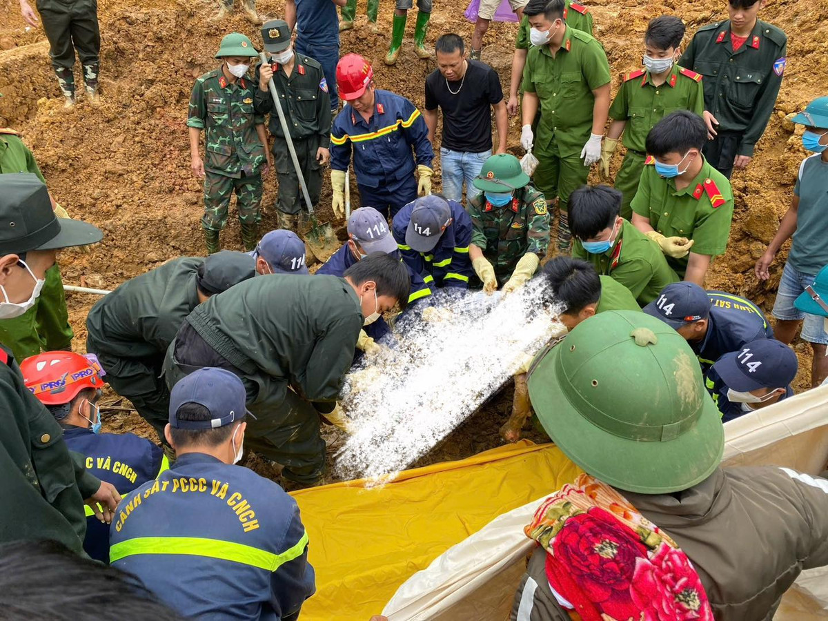 Hà Giang: Tìm thấy thi thể nạn nhân thứ 4 trong vụ sạt lở Ha Giang: Tim thay thi the nan nhan thu 4 trong vu sat lo