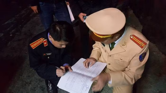 Thong tin moi nhat vu xe bon dam xe khach o Hoa Binh-Hinh-2