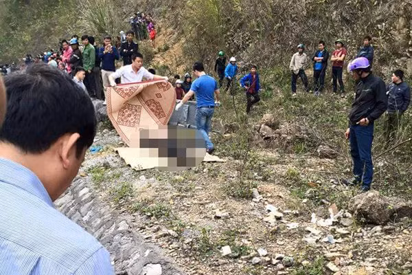 Hien truong tham khoc xe bon dam xe khach o Hoa Binh-Hinh-5