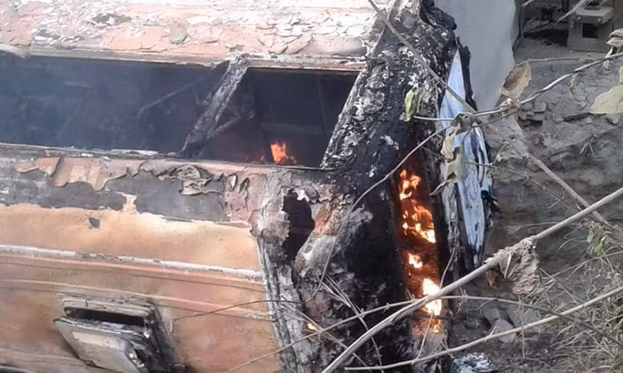 Hien truong tham khoc xe bon dam xe khach o Hoa Binh-Hinh-10