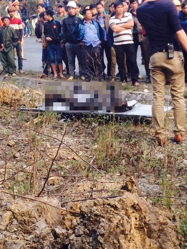 Hien truong tham khoc xe bon dam xe khach o Hoa Binh-Hinh-4