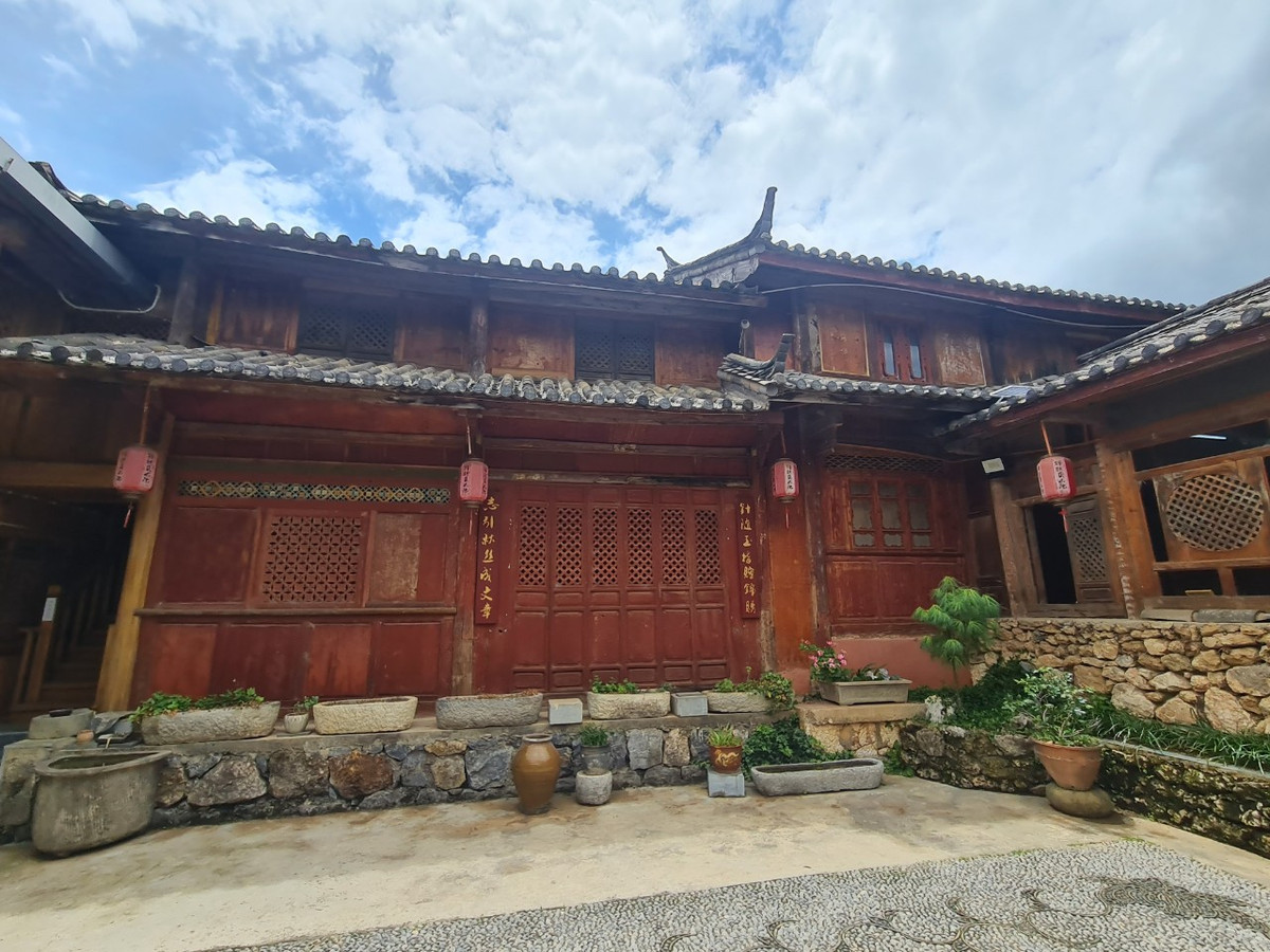 Khung cảnh gợi cảm giác thân thuộc, bình yên trong một khu bảo tàng.