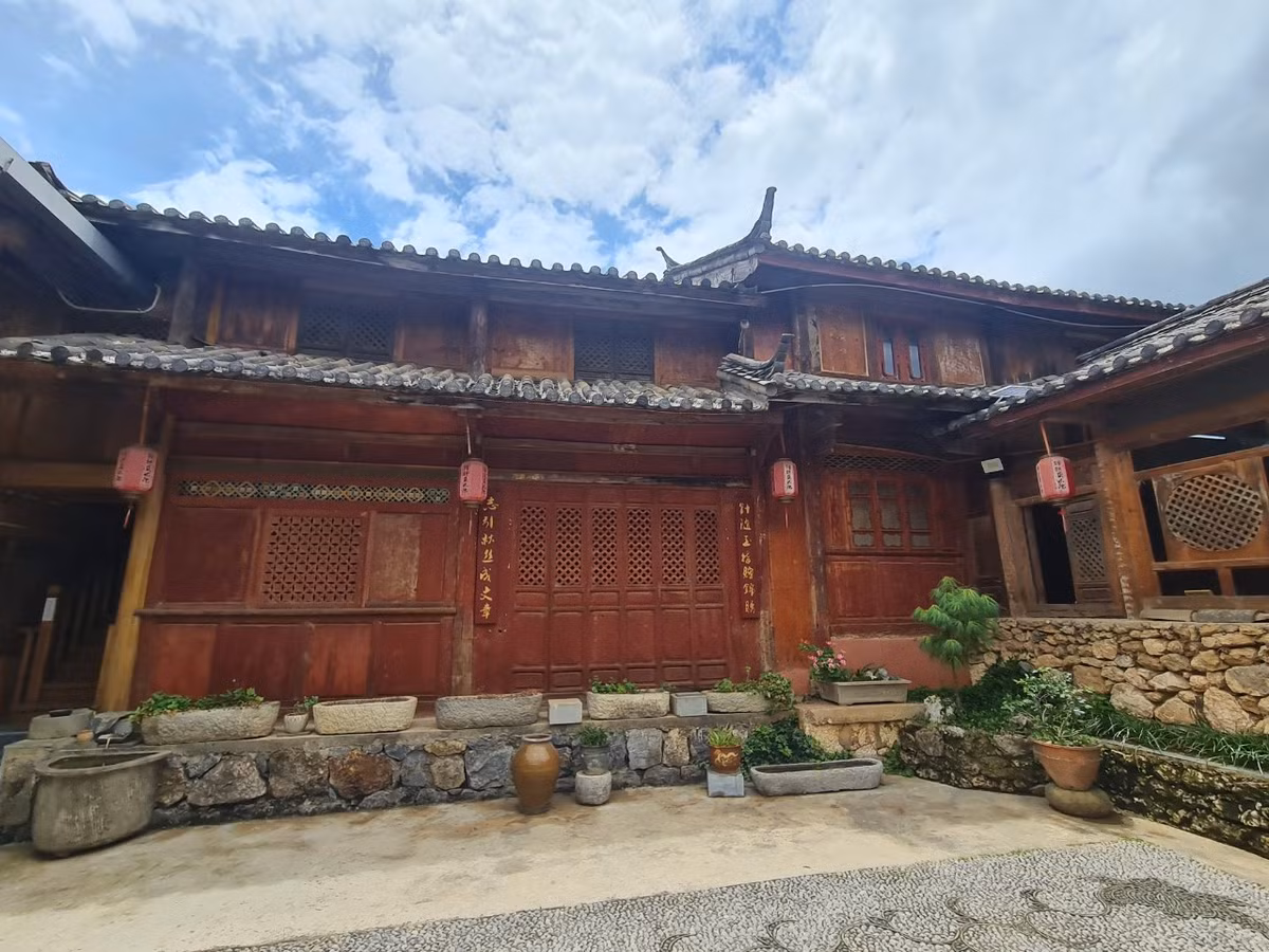 Khung cảnh gợi cảm giác thân thuộc, bình yên trong một khu bảo tàng.