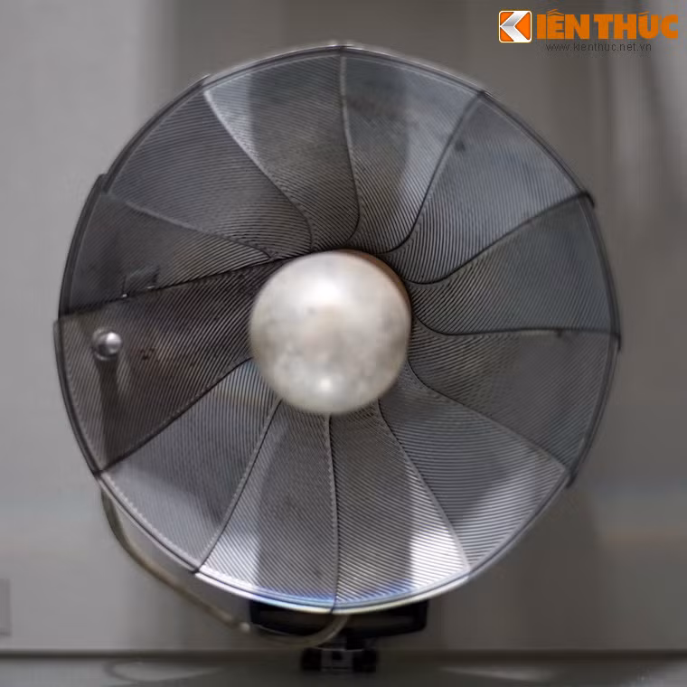 Đèn flash National Hyper, phóng viên Thông tấn xã Giải phóng miền Nam sử dụng trong kháng chiến chống Mỹ.