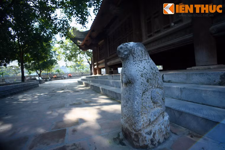 Với vẻ đẹp và sự bề thế hiếm có của mình, đình Bảng đã đi vào ca dao của người xưa: "Thứ nhất là đình Đông Khang/ Thứ nhì đình Bảng, thứ ba đình Diềm". Ngày nay, Đình Đông Khang đã bị tàn phá, đình Diềm trước có năm gian hai chái nay chỉ còn ba gian hai chái. Chỉ còn đình Bảng là tương đối nguyên vẹn...