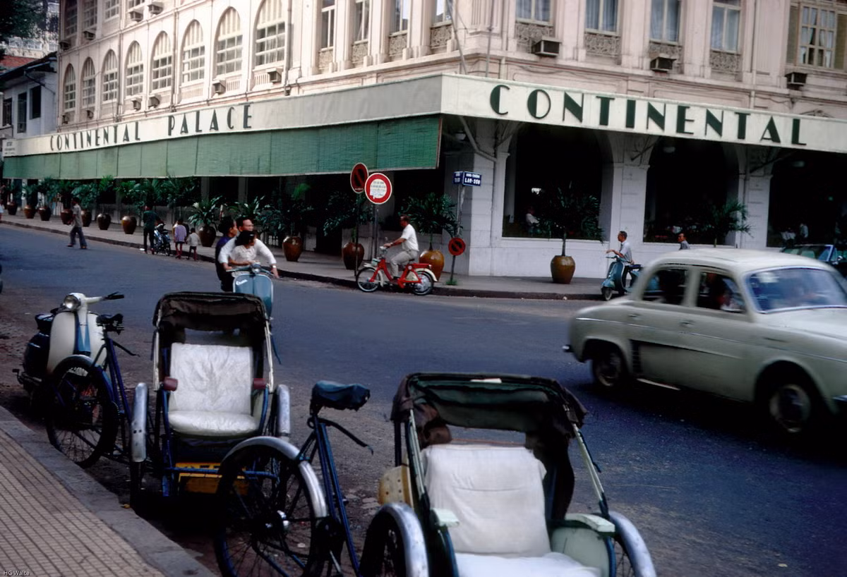 Bên ngoài khách sạn Continental Palace. Ảnh: Misssnep.smugmug.com.