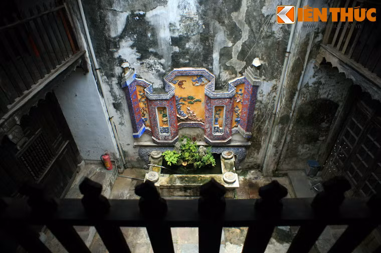 Những ngôi nhà cổ này không chỉ là tuyệt tác kiến trúc mà còn là chứng nhân lịch sử, phản ánh những nét văn hóa đặc sắc, lối sống thanh tao của người xưa