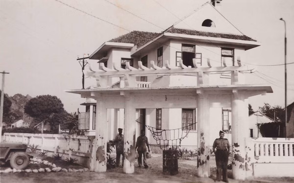 Dinh thự của các nhân viên đường sắt Pháp. Ảnh: Robert Tison.