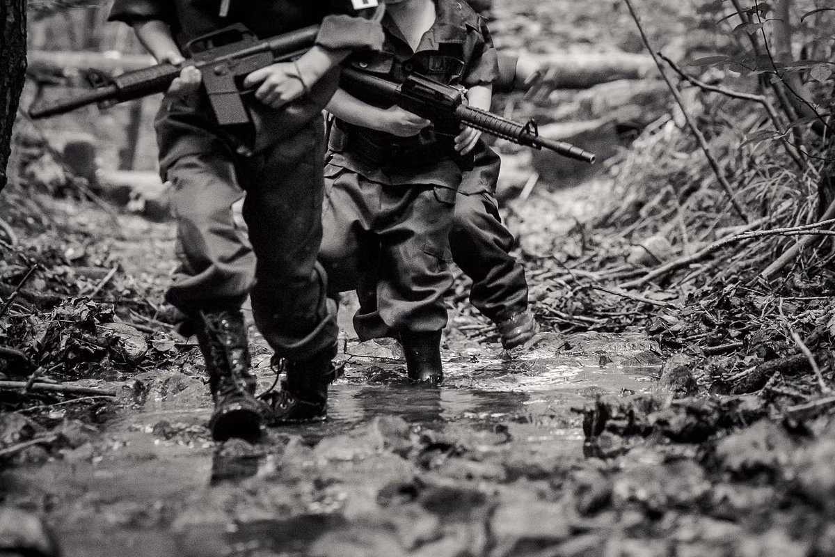 Bối cảnh của bộ ảnh là một khu rừng rậm có nhiều nét tương đồng với các khu rừng nhiệt đới miền Nam Việt Nam. Ảnh: Hannah C - 500px.com