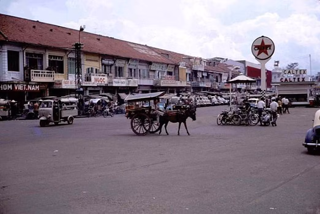 Đường Phạm Ngũ Lão. Ảnh: 6thofthe31st.com.