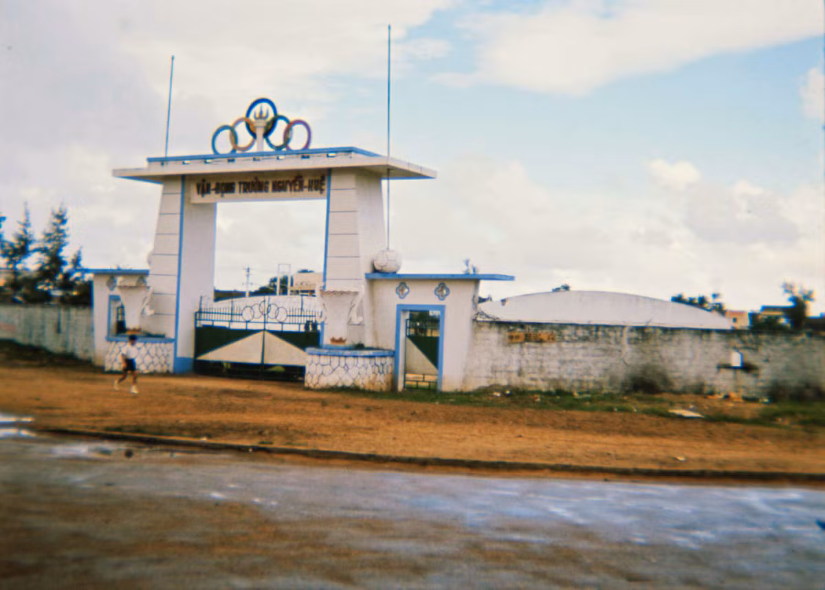 Vận động trường (sân vận động) Nguyễn Huệ ở Quy Nhơn. Ảnh: 19engrvn.org.