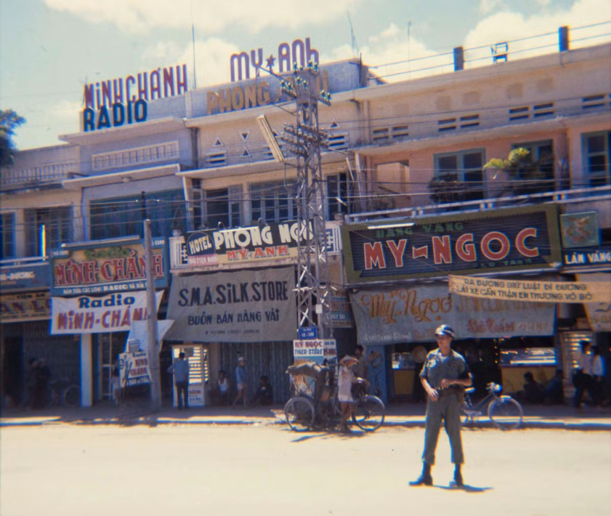 Các cửa hàng trên đường Võ Tánh. Ảnh: 19engrvn.org.