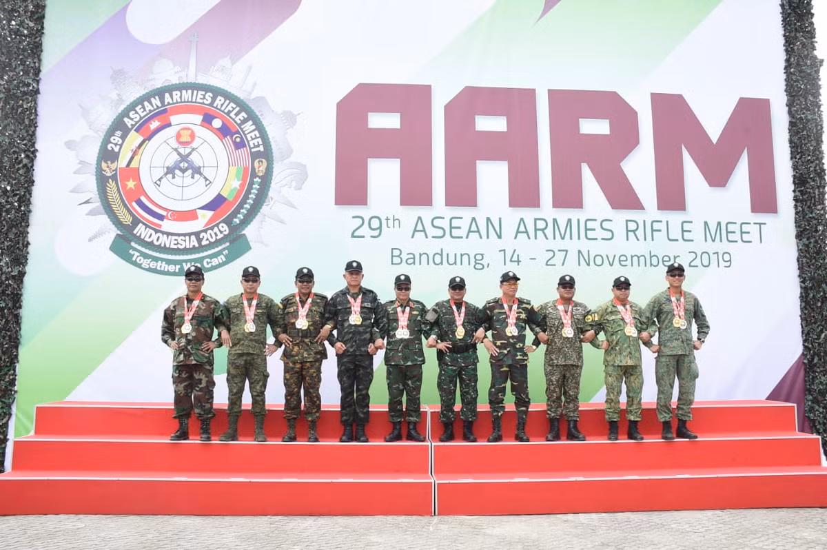 Tham gia giải thi đấu lần này, phía Việt Nam có 33 xạ thủ góp mặt. Mỗi quốc gia trong ASEAN cũng cử số lượng xạ thủ tương đương tham gia thi đấu, tổng cộng số lượng xạ thủ là 330 người.Nguồn ảnh: Enog.