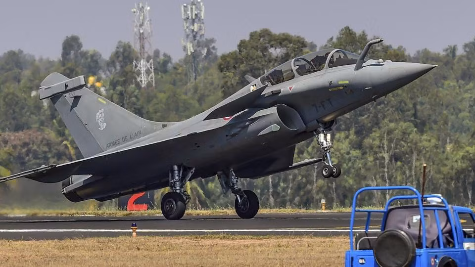 Theo thông tin được phía Ấn Độ tiết lộ, cuộc tập trận sẽ diễn ra trong thời gian tổng cộng 5 ngày. Trong đó có ba ngày diễn ra quá trình hậu cần, tiếp tế ở cảng và hai ngày diễn ra trên biển. Nguồn ảnh: Arme d'air.