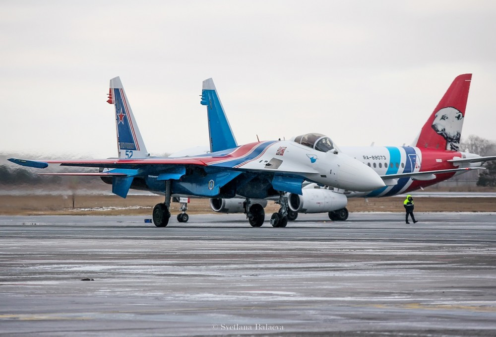 Lực đẩy của động cơ AL-41F1S so với trọng tải của Su-35S khi mang theo 50% nhiên liệu là 1,13 - đủ lớn để chiếc tiêm kích này có khả năng cơ động ở những động tác cực khó trên không. Nguồn ảnh: Livejournal.