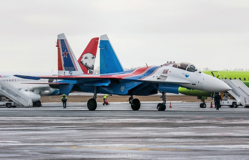 Trước đó, sáu chiếc chiến đấu cơ Su-35S khác đã được chuyển cho lực lượng Trung đoàn Tiêm kích 790 và Sư đoàn Không quân Hỗn hợp 105. Nguồn ảnh: Livejournal.