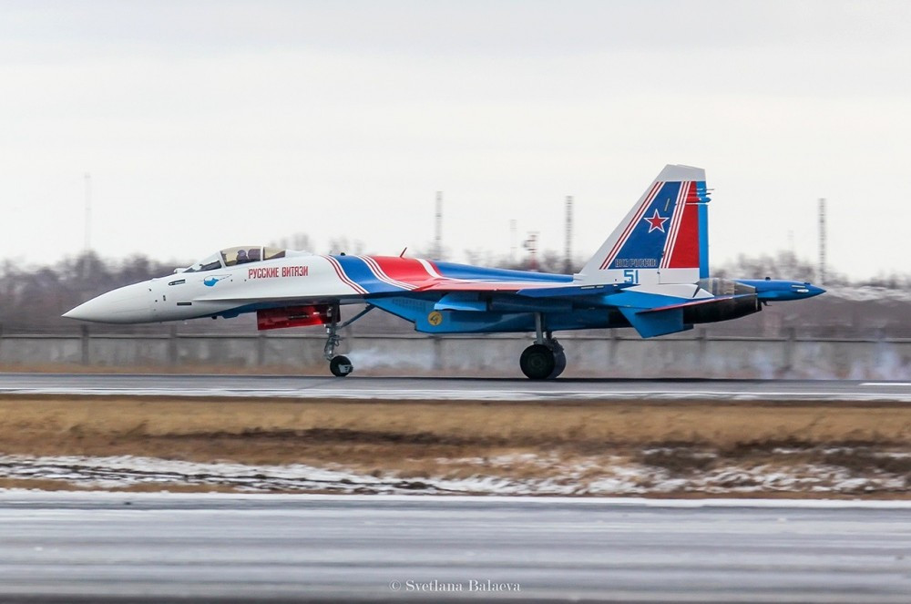 Với việc chuyển giao bốn chiến đấu cơ Su-35S cho Những Kỵ Sĩ Nga, nhà máy lắp ráp Su-35S ở Amur đã hoàn thành chỉ tiêu chuyển giao 10 chiếc chiến đấu cơ Su-35S cho Không quân Nga trong năm 2019 này. Nguồn ảnh: Livejournal.