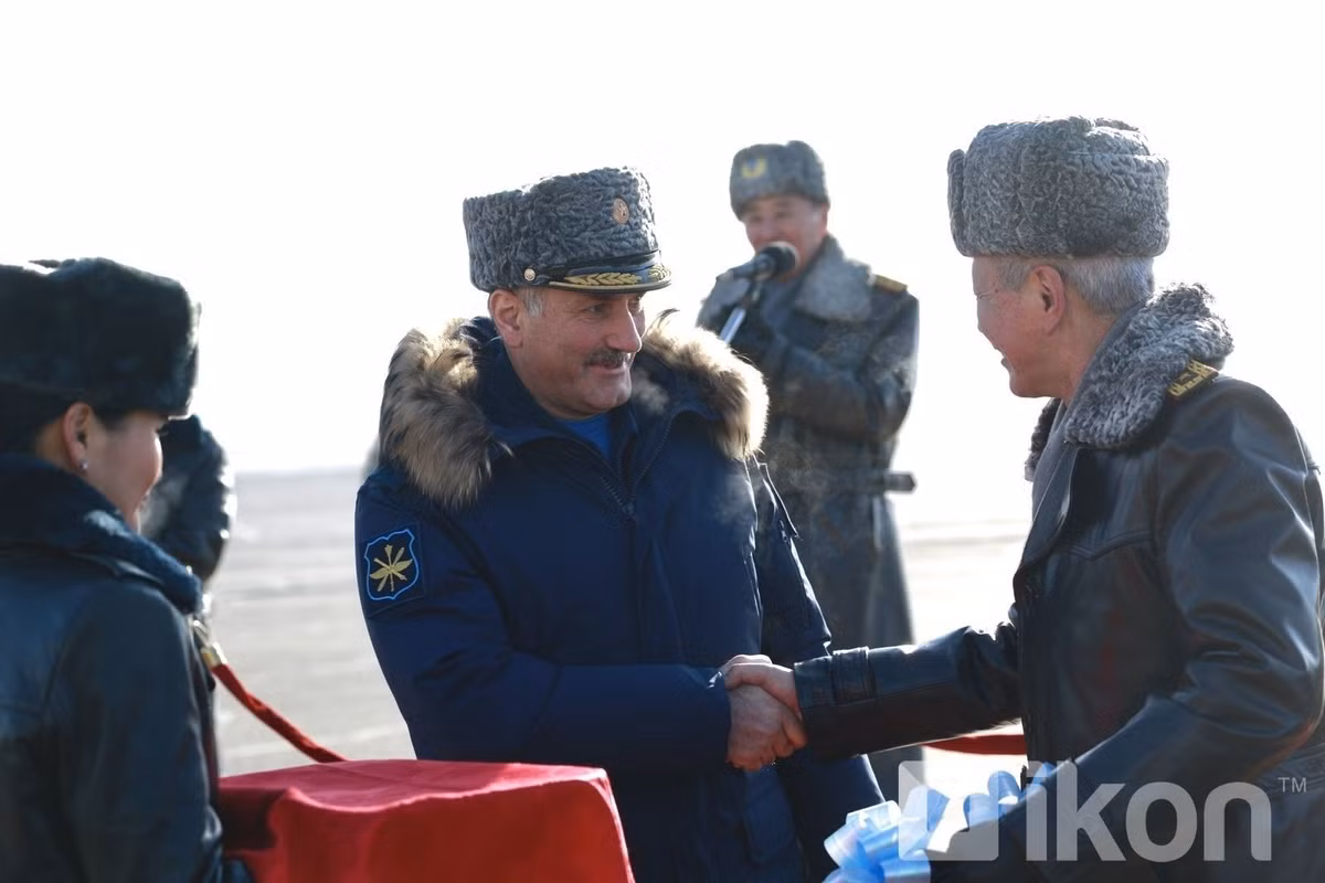 MiG-29UB mặc dù mang tiếng là tiêm kích nhưng nó lại không được trang bị... radar, vì thế mũi máy bay được làm nhỏ đi để tăng tính khí động và tầm quan sát cho phi công.