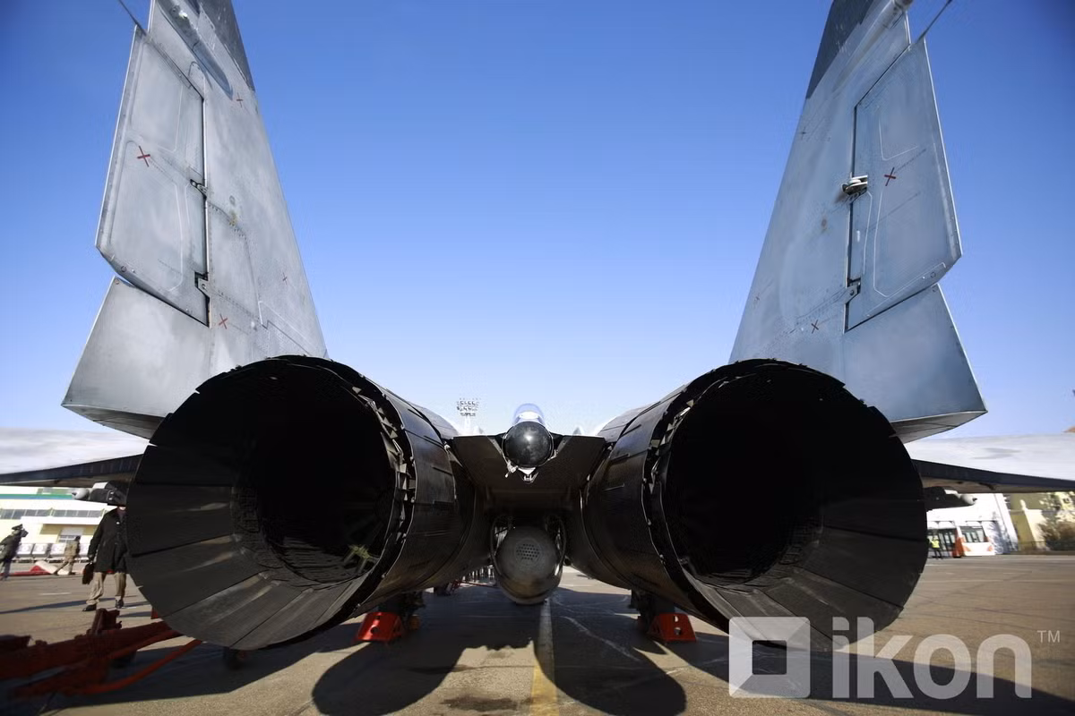 MiG-29UB (Fulcrum-B) mà không quân Mông Cổ vừa nhận là phiên bản huấn luyện của MiG-29 Fulcrum-A với thùng dầu phía sau buồng lái được dời đi để lấy chỗ cho phi công thứ hai.