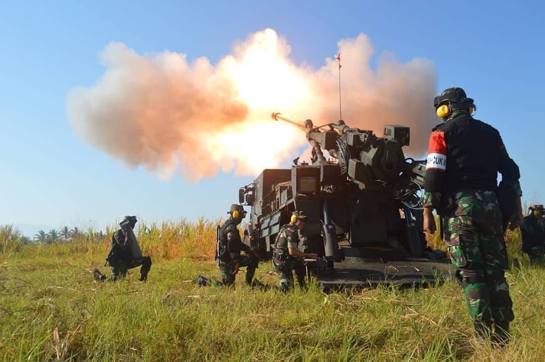 Pháo tự hành Nexter CAESAR cỡ nòng 155mm do Pháp sản xuất được Quân đội Indonesia nhập khẩu từ năm 2012. Hiện tại Indonesia đang có 55 tổ hợp pháo loại này. Nguồn ảnh: AMDR.