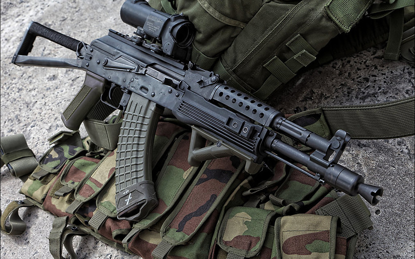 Khẩu súng hiện đại vừa được Nga trang bị cho lực lượng tinh nhuệ đặc biệt của Syria đó là khẩu AK-105. Việc trang bị này được cho là sẽ giúp Quân đội Syria tăng cường khả năng tác chiến chống lại lực lượng phiến quân. Nguồn ảnh: Pinterest.