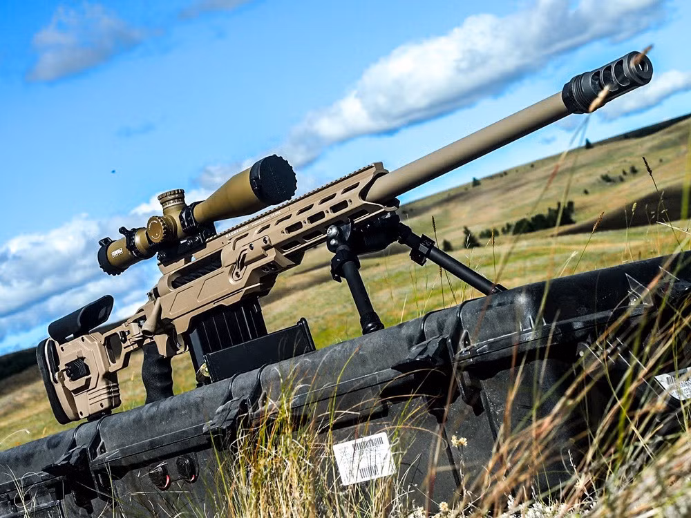 Vào tháng 8/2018, Bộ Quốc phòng Ukraine đã ký hợp đồng với công ty PGW Defense Technologies của Canada để mua súng trường bắn tỉa LRT-3 với số tiền khoảng 770.000 USD.