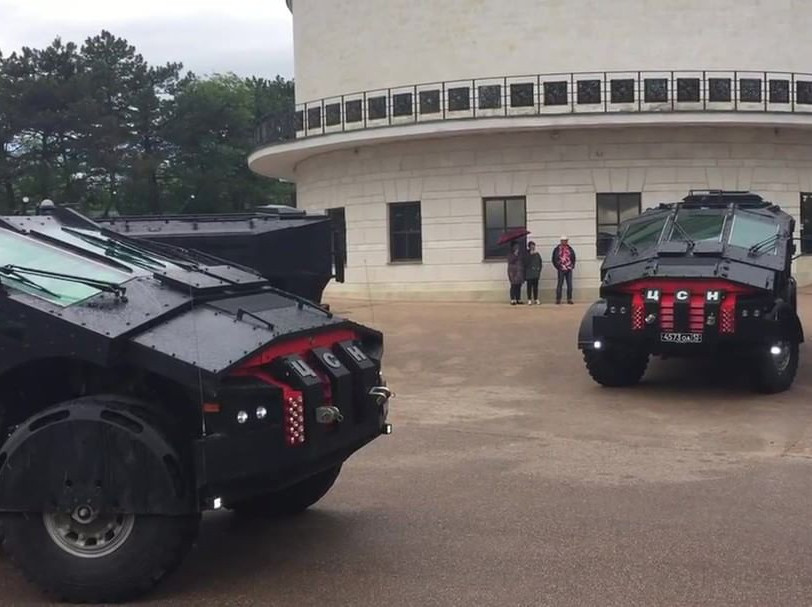 Kiểu thiết kế của Falcatus có hình dáng lạ mắt, khác hẳn với các dòng xe bọc thép của Nga sản xuất trước đây và các loại xe dành cho đặc nhiệm trên thế giới hiện nay.