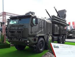 Tổ hợp Pantsir-SM là phiên bản nâng cấp của hệ thống pháo/tên lửa phòng không tầm gần Pantsir-S1 đặt trên khung gầm xe bánh lốp, có nhiệm vụ phòng không tầm gần cho các cơ sở dân sự, quân sự và cho cả các hệ thống tên lửa phòng không tầm xa như S-400.