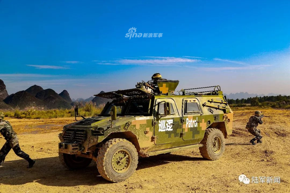 Các loại phương tiện chiến đấu được Trung Quốc mang tới "góp vui" trong cuộc huấn luyện chung ASEAN này. Nguồn ảnh: Sina.