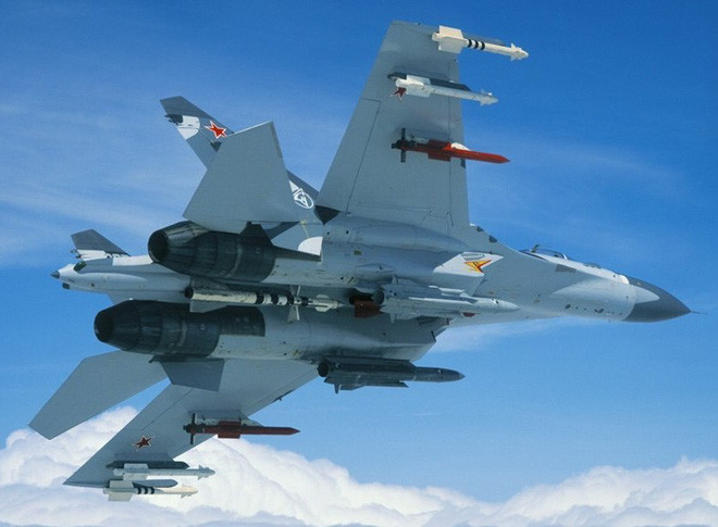 Tên lửa Kh-31 được ra đời từ năm 1982 và ngày nay có giá khoảng nửa triệu USD cho mỗi qảu. Đây là loại tên lửa không đối đất tầm trung, có trang bị đầu đạn nặng 87kg - hoàn toàn tương thích với các tàu chiến cỡ nhỏ hay thậm chí có thể đánh chìm được cả khinh hạm nếu tấn công trúng chỗ hiểm. Nguồn ảnh: Pinterest.