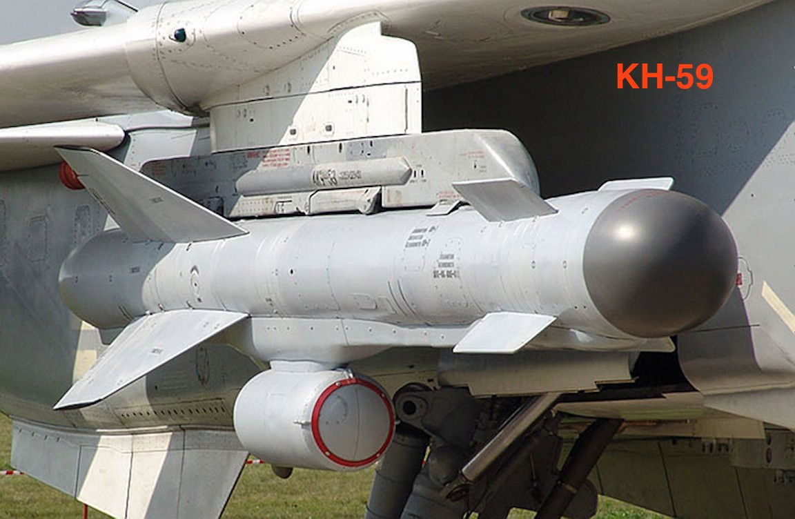 Điểm khác biệt giữa Kh-29 và Kh-59 chính là tầm bay. Trong khi Kh-29 chỉ có tầm bắn vài chục kilomets thì Kh-59 có tầm bắn lên tới hàng trăm kilomets. Cụ thể, tuỳ từng phiên bản mà tầm bắn của Kh-59 có thể từ 115 km cho tới tối đa 550 km. Nguồn ảnh: Pinterest.