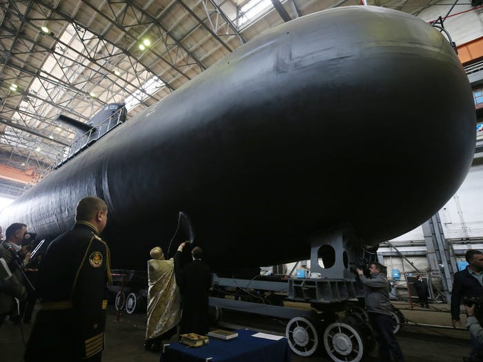 Tập đoàn đóng tàu ngầm, sửa chữa tàu ngầm và bảo dưỡng tàu ngầm lớn nhất của Nga có tên United Shipbuilding Corp. hiện tại đang có doanh thu trước thuế năm 2018 ước tính khoảng 4,9 tỷ USD. Nguồn ảnh: BI.
