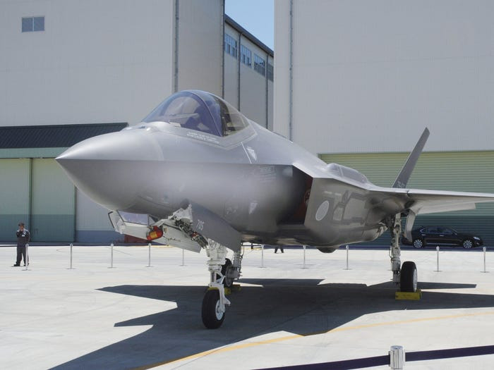 Mitsubishi Heavy Industries đứng ngay ở vị trí tiếp theo với doanh thu 3,5 tỷ USD trong năm 2018. Đây là một nhánh của tập đoàn Mitsubushi khổng lồ, chuyên sản xuất các thiết bị cơ khí, động cơ hoặc máy bay. Nguồn ảnh: BI.